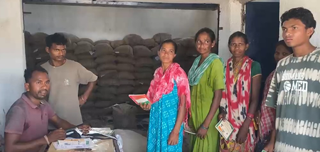 नक्सल मुक्त पोलमपल्ली में खुली स्थायी राशन दुकान, ग्रामीणों को मिली बड़ी राहत