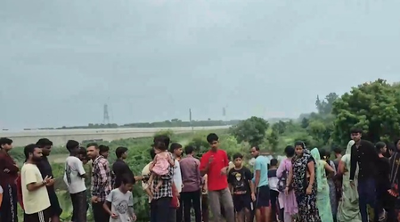 नई दिल्ली : घर लौटते समय सरिता विहार के उफनते नाले में बहा युवक, तलाश जारी