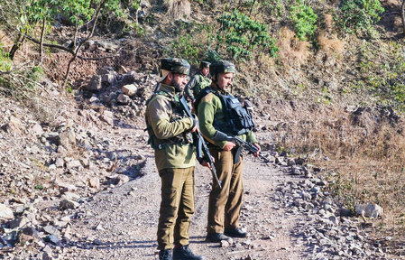 जम्मू-कश्मीर के कठुआ में संदिग्ध गतिविधि के बाद हाई अलर्ट, ग्रामीणों की सूचना पर सर्च ऑपरेशन शुरू