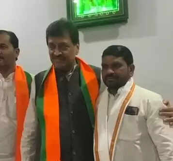 जीवन घोगरे से मिलने के बाद अशोक चव्हाण बोले, नांदेड़ में गुंडागर्दी नहीं चलेगी