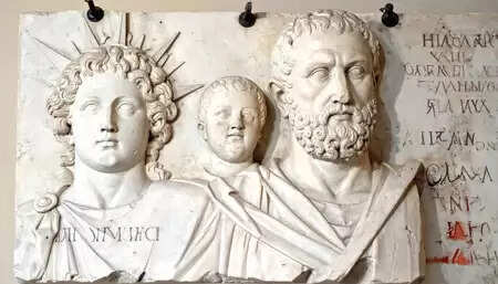 सोल इनविक्टस से क्रिसमस तक: आस्था और परंपराओं का संगम, कैसे बना 25 दिसंबर खास?