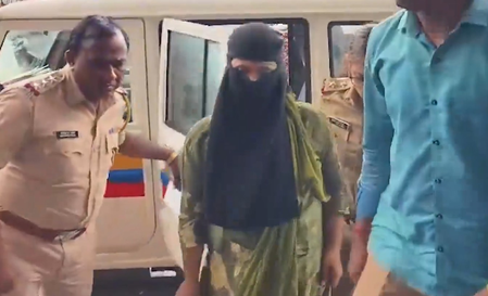 टीईटी पेपर लीक मामला: आरोपी विजेंद्र गुप्ता की पत्नी सुमन पटना से गिरफ्तार, कोर्ट ने 6 जुलाई तक पुलिस कस्टडी में भेजा