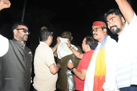 रांची में डॉ श्यामा प्रसाद मुखर्जी की प्रतिमा पर कालिख पोतने के मामले में 17 वर्षीय किशोर पकड़ा गया