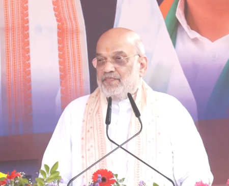 सिलीगुड़ी में अमित शाह का ममता सरकार पर हमला, बोले-घुसपैठ रोकना जरूरी, बीएसएफ को जमीन देने में हुई देरी