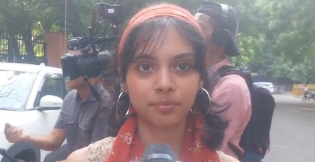 दिल्ली: महिलाओं की सुरक्षा को लेकर छात्राओं का सॉलिडैरिटी मार्च, जवाबदेही की मांग