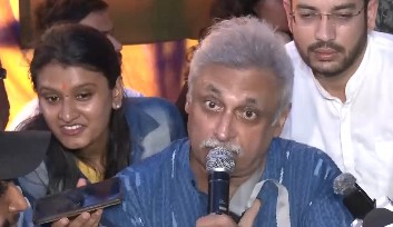 रांची में छात्रों से मिले पीयूष मिश्रा, बोले-'सरकार को राज्य चलाना है, उम्मीद है जल्द सुलझेगा मामला'