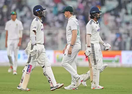 भारत बनाम दक्षिण अफ्रीका: पहले दिन का खेल समाप्त, भारत का स्कोर 37/1