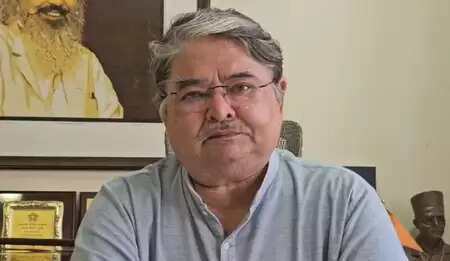 राहुल गांधी के खिलाफ कोर्ट जाएंगे सावरकर के पोते रंजीत, कहा- कांग्रेस प्रवक्ता उन्हीं के इशारे पर दे रहे बयान