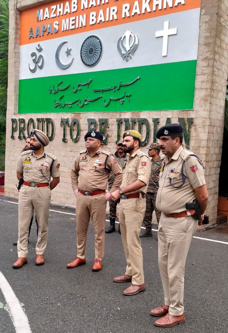 उत्तरी कश्मीर के डीआईजी ने उरी उपमंडल में सुरक्षा और पुलिस व्यवस्था की समीक्षा की