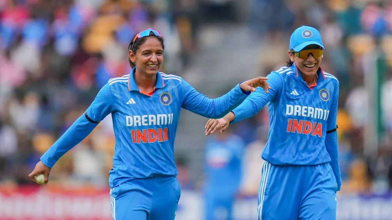 IND vs SL Final: भारत ने त्रिकोणीय सीरीज जीती, श्रीलंका को 97 रन से हराया, स्नेह राणा और अमनजोत ने बरपाया कहर