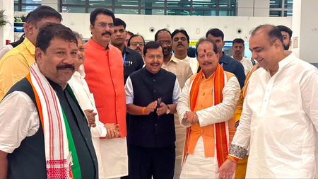 नितिन नवीन पहुंचे बिहार, संजय सरावगी बोले- इस बार बांकीपुर 51 हजार से ज्यादा वोटों के अंतर से जीतेंगे