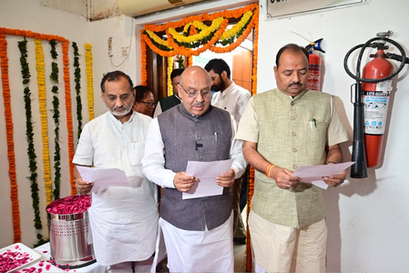दिल्ली : राष्ट्रीय एकता दिवस पर विधानसभा अधिकारियों को स्पीकर ने दिलाई एकता की शपथ
