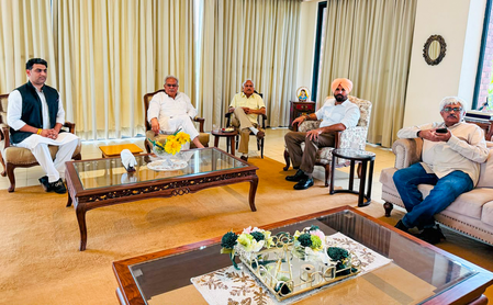 पंजाब कांग्रेस के प्रतिद्वंद्वी गुट ने बघेल से मुलाकात की, वड़िंग के हटाने की मांग पर अड़े
