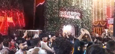 मैहर, देवास और प्रयागराज के मंदिरों में मां कालरात्रि की पूजा के लिए उमड़ा भक्तों का सैलाब
