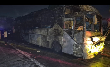 ग्रेटर नोएडा बस अग्निकांड : यात्रियों ने चालक को दी थी जलने की बदबू आने की सूचना, दोनों ने बरती लापरवाही