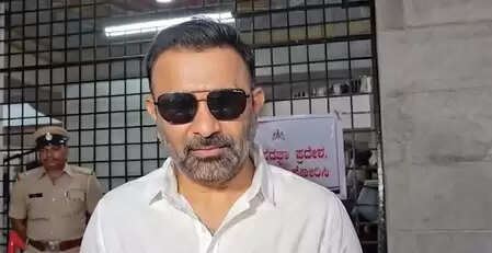 चर्चा में बने रहने के लिए भाजपा नेता कर रहे नफरत फैलाने वाली बातें: संतोष लाड