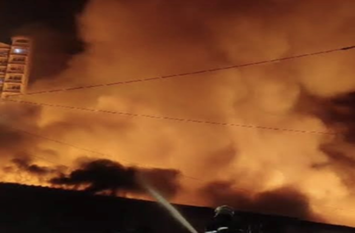 मुंबई में लकड़ी के गोदाम में आग लगने से एक व्यक्ति की मौत