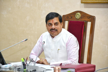 मध्य प्रदेश : मुख्यमंत्री ने डबरा भगदड़ के पीड़ित परिवार को अनुग्रह राशि देने की घोषणा की