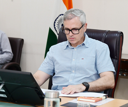 जम्मू-कश्मीर: 'हम जेन-जी हैं, बर्दाश्त नहीं करेंगे', महिला पर्यटक के वीडियो पर सीएम उमर अब्दुल्ला का तंज