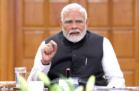 मोबाइल फोन निर्माण योजना पर मुहर, प्रधानमंत्री ने रोजगार बढ़ने का भरोसा जताया