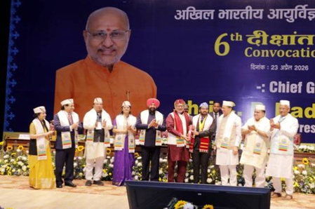 एआईआईएमएस ऋषिकेश का छठा दीक्षांत समारोह संपन्न, उपराष्ट्रपति ने छात्रों को सेवा और नैतिकता का दिया संदेश