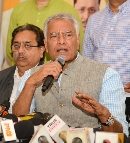 पंजाब अब आम आदमी पार्टी की भय और दबाव की रणनीति के आगे नहीं झुकेगा: सुनील जाखड़
