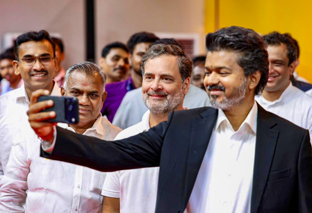 शिवसेना (यूबीटी) ने तमिलनाडु के सीएम विजय को चेताया, 'दिल्ली की सत्ता की उठापटक के जाल से सावधान रहें'