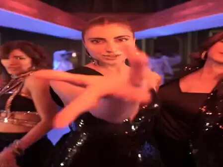 बिग बॉस 19 के ग्रैंड फिनाले में होगा 'हंगामा', कुनिका और फरहाना ने मिलकर स्टेज पर गिराई बिजलियां