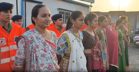 वडोदरा में गरबा पंडालों में महिलाओं की सुरक्षा के लिए शी टीम पारंपरिक कपड़ों में तैनात, डीसीपी मंजीता वंजारा कर रहीं निगरानी