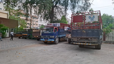 हैदराबाद के कब्रिस्तान में छिपाए गए 414 एलपीजी सिलेंडर जब्त, 10 गिरफ्तार