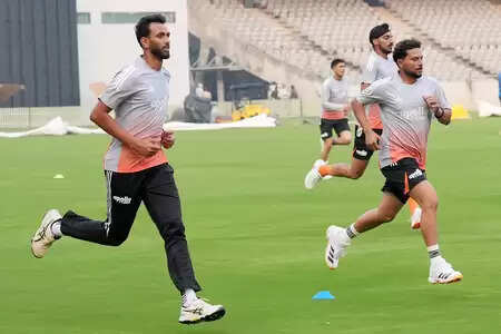 भारत और न्यूजीलैंड के बीच रविवार को खेला जाएगा पहला वनडे, हेड टू हेड में किसका पलड़ा भारी?