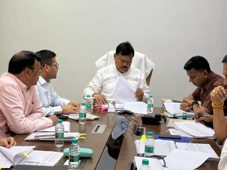 इंदौर में लापरवाही पर बिजली विभाग के दो इंजीनियरों को नोटिस
