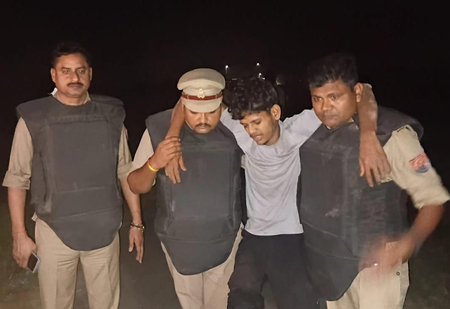 यूपी: वृद्ध हत्याकांड का 48 घंटे में खुलासा, पुलिस मुठभेड़ में आरोपी गिरफ्तार