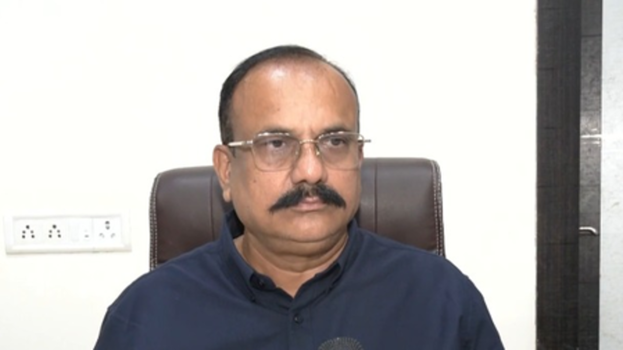 'फंक्शन में जाना गलत नहीं', पीएम मोदी-अमित शाह से शरद पवार की मुलाकात पर सपकाल
