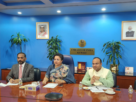 कुवैत और यूएई में भारतीयों के लिए दूतावास की एडवाइजरी, उड़ानों के शेड्यूल में फेरबदल