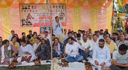 हल्द्वानी में कांग्रेस का सत्याग्रह शुरू, राहुल गांधी पर दर्ज मुकदमा वापस लेने की मांग