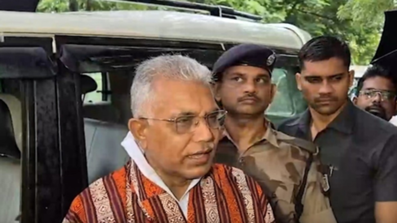'ममता का असली चेहरा बेनकाब', टीएमसी छोड़ने वालों पर पूर्व सीएम की टिप्पणी के बाद दिलीप घोष का हमला