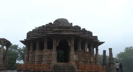 1000 साल का हुआ गुजरात का मोढेरा सूर्य मंदिर, वास्तुकला और शिल्पकला का अद्भुत उदाहरण