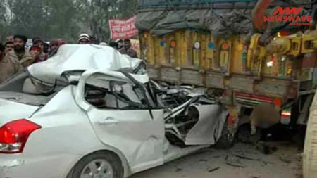 झारखंड: हजारीबाग में सड़क किनारे खड़े हाइवा से टकराई कार, मां-बेटे की मौत