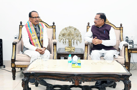 रायपुर में केंद्रीय कृषि मंत्री शिवराज सिंह चौहान ने सीएम विष्णुदेव साय से की मुलाकात