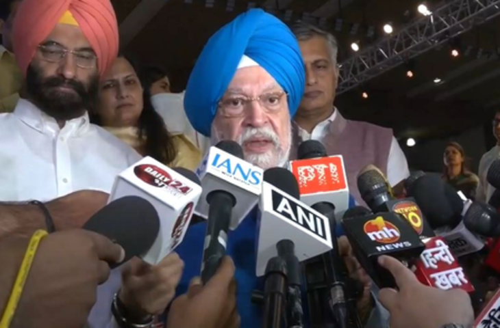 केंद्रीय मंत्री हरदीप सिंह पुरी ने 'आयुष्मान वय वंदना कार्ड' के वितरण पर जताई खुशी