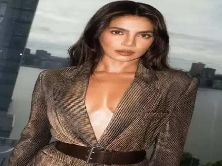 83वें गोल्डन ग्लोब अवॉर्ड्स में प्रेजेंटर बनीं प्रियंका चोपड़ा, यहां देखें लिस्ट