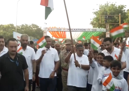 चंडीगढ़ में आयोजित 'हर घर तिरंगा' वॉकथॉन में गवर्नर कटारिया बोले-'तिरंगे का सम्मान हमारा सम्मान'