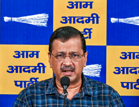 ताहिर हुसैन को दोषी ठहराए जाने पर भाजपा के हमले के बीच केजरीवाल बोले- उसका आप से कोई संबंध नहीं