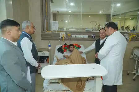 केंद्रीय स्वास्थ्य मंत्री जेपी नड्डा ने देवघर एम्स का किया दौरा, इमरजेंसी ओटी का किया निरीक्षण