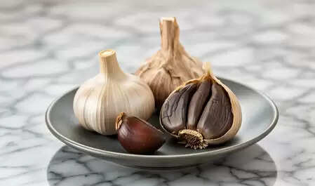 ब्लैक गार्लिक: दिल, लिवर और इम्यूनिटी के लिए फायदेमंद, सूजन भी करें कम