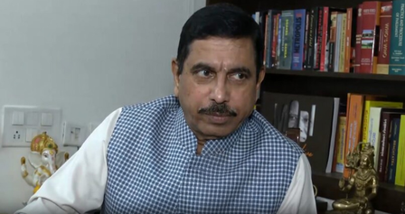 एसआईआर के मुद्दे पर चुनाव आयोग पहुंचे प्रह्लाद जोशी, कर्नाटक सरकार पर लगाए गंभीर आरोप
