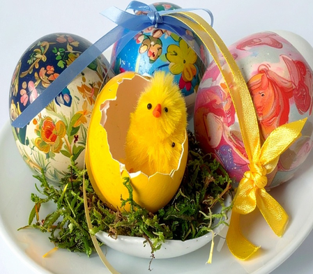 क्यों ईस्टर संडे पर चली आ रही अंडों को रंगने की परंपरा? जानें ईस्टर एग्स की पीछे की रोचक कहानी