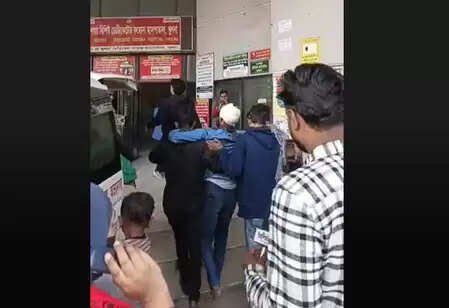 बांग्लादेश में एनसीपी नेता पर गोलीबारी के मामले में पुलिस ने एक महिला को किया अरेस्ट