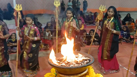 जामनगर में 37 साल से चारण संस्कृति जीवंत, त्रिशूल रास में दिखा देवी शक्ति का स्वरूप